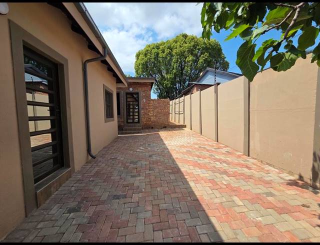 2 BEDROOM PROPERTY TO RENT IN ERASMIA